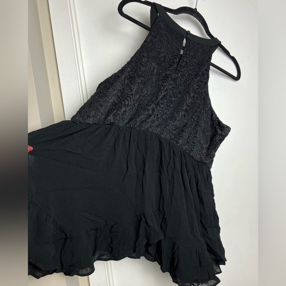 Tank Blouse with Lace - Picture 4 of 6